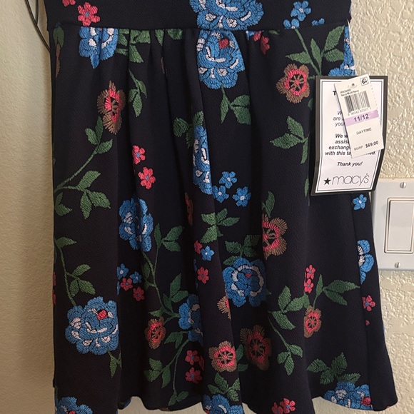 Chic Navy Floral Mini Dress - Picture 4 of 11